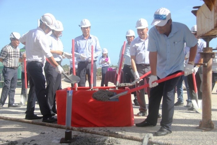 Hợp long cầu vượt nút giao 319 kết nối cao tốc Long Thành