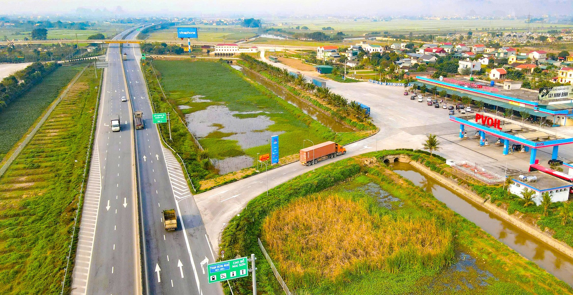 Đề nghị 12 địa phương sớm giao mặt bằng làm trạm dừng nghỉ cao tốc